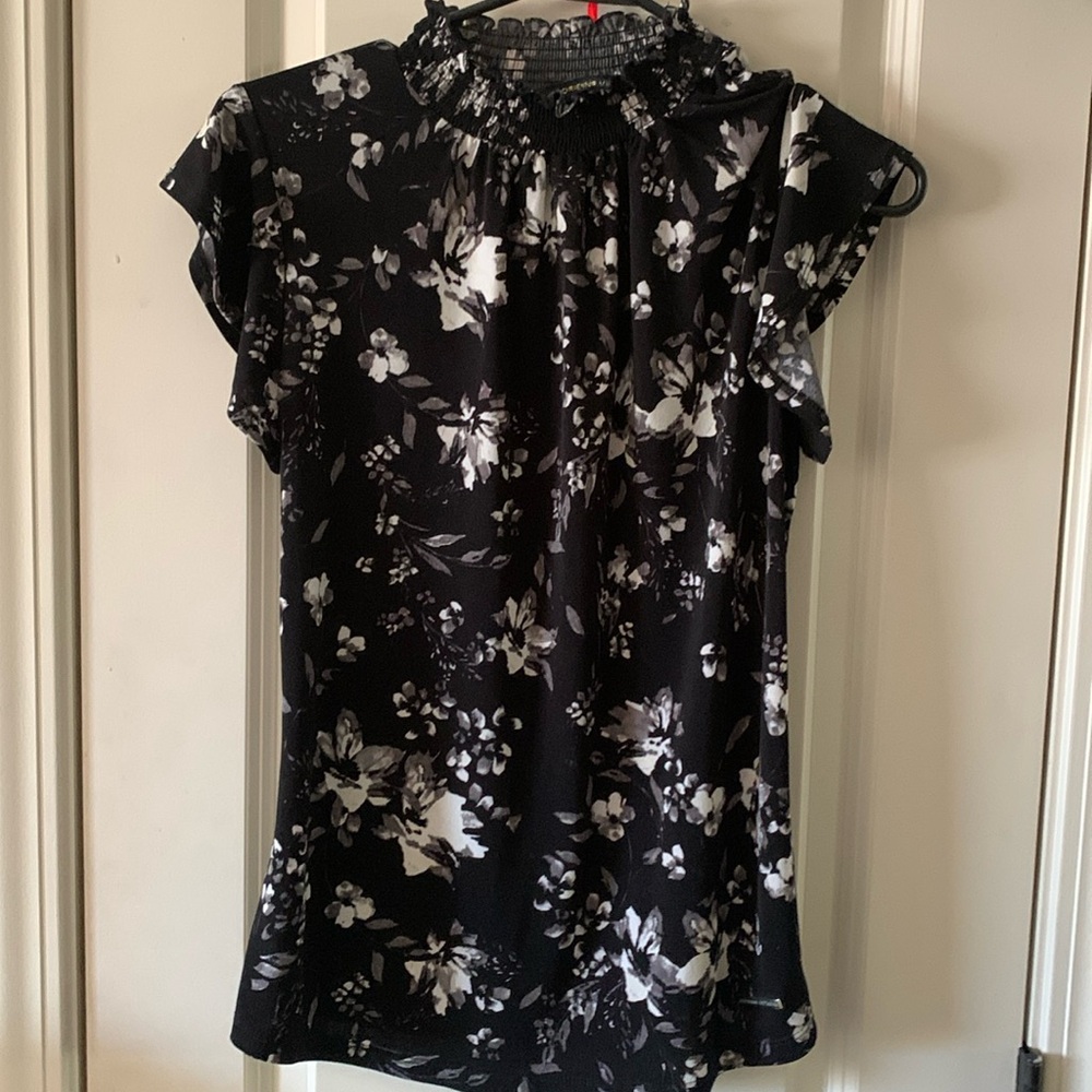 Adrienne Vittadini size small blouse